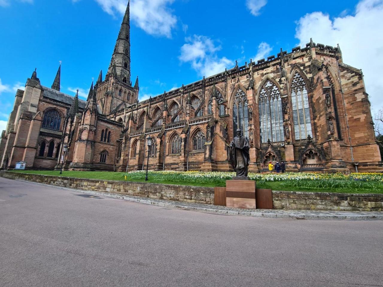 Samuels' A Duplex Apartment By Spires Accommodation In Lichfield City Centre ภายนอก รูปภาพ