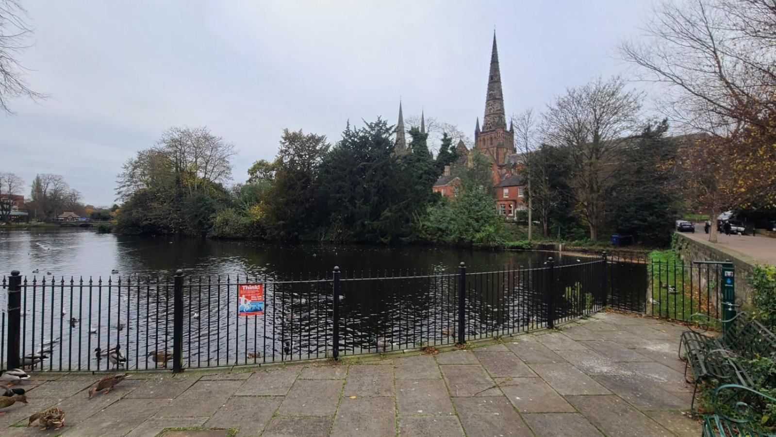 Samuels' A Duplex Apartment By Spires Accommodation In Lichfield City Centre ภายนอก รูปภาพ