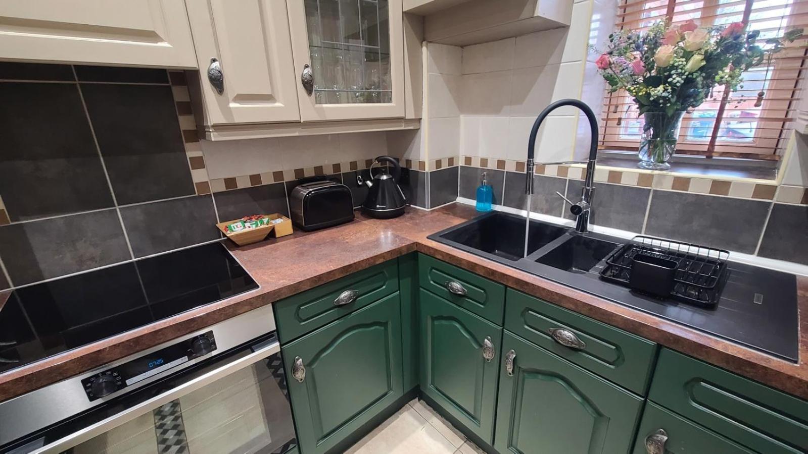 Samuels' A Duplex Apartment By Spires Accommodation In Lichfield City Centre ภายนอก รูปภาพ
