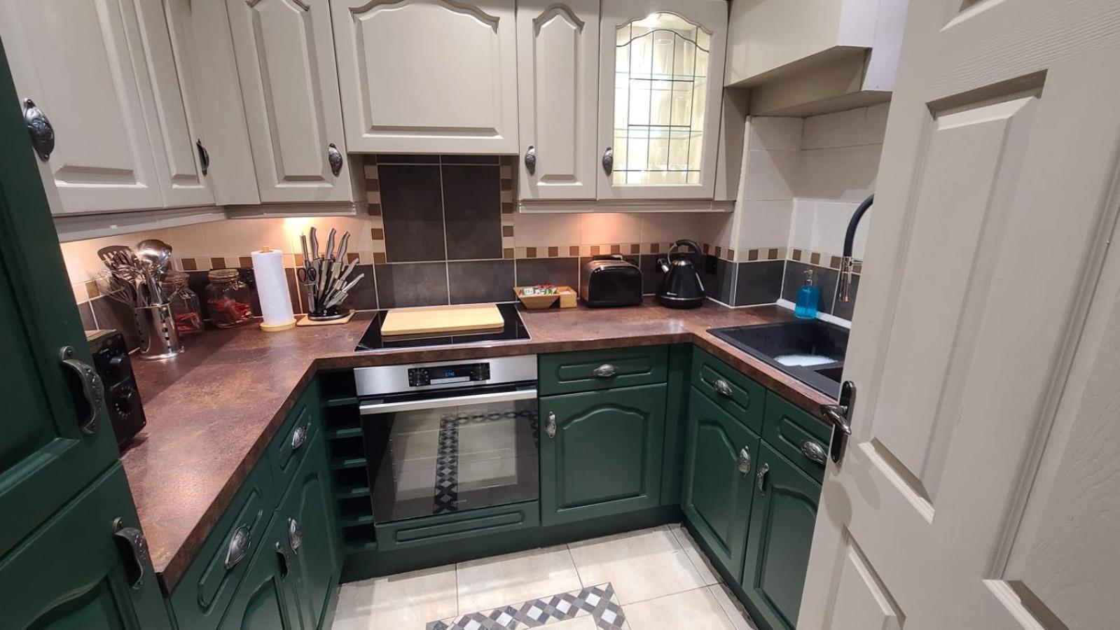Samuels' A Duplex Apartment By Spires Accommodation In Lichfield City Centre ภายนอก รูปภาพ