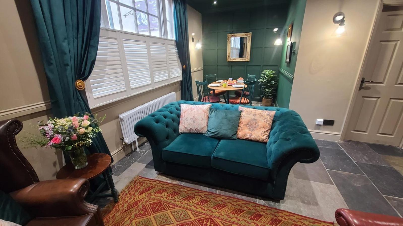 Samuels' A Duplex Apartment By Spires Accommodation In Lichfield City Centre ภายนอก รูปภาพ