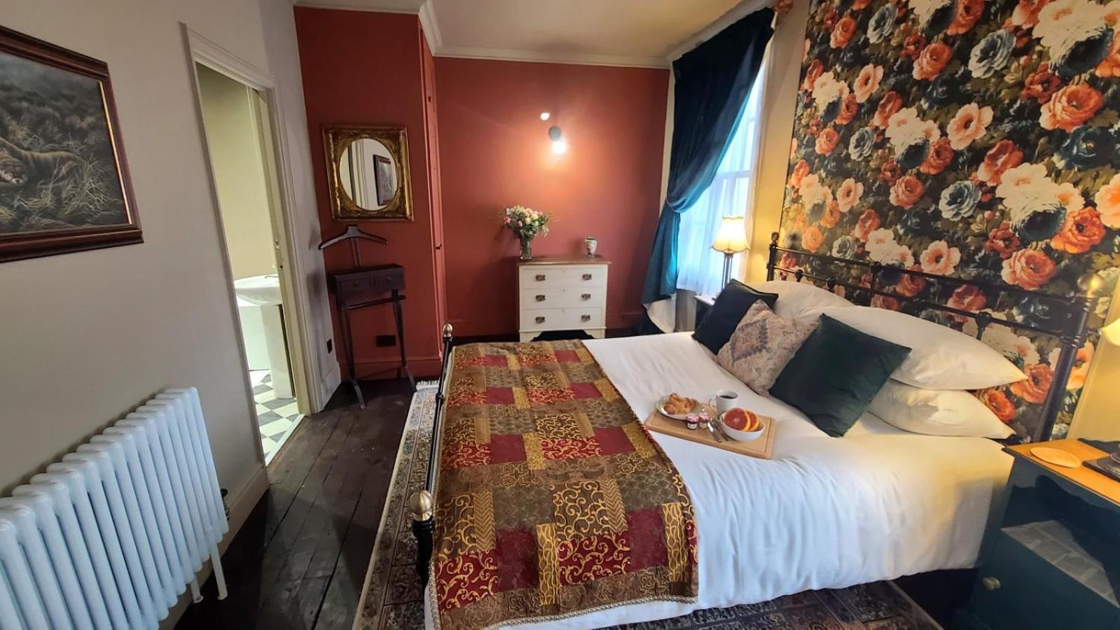 Samuels' A Duplex Apartment By Spires Accommodation In Lichfield City Centre ภายนอก รูปภาพ