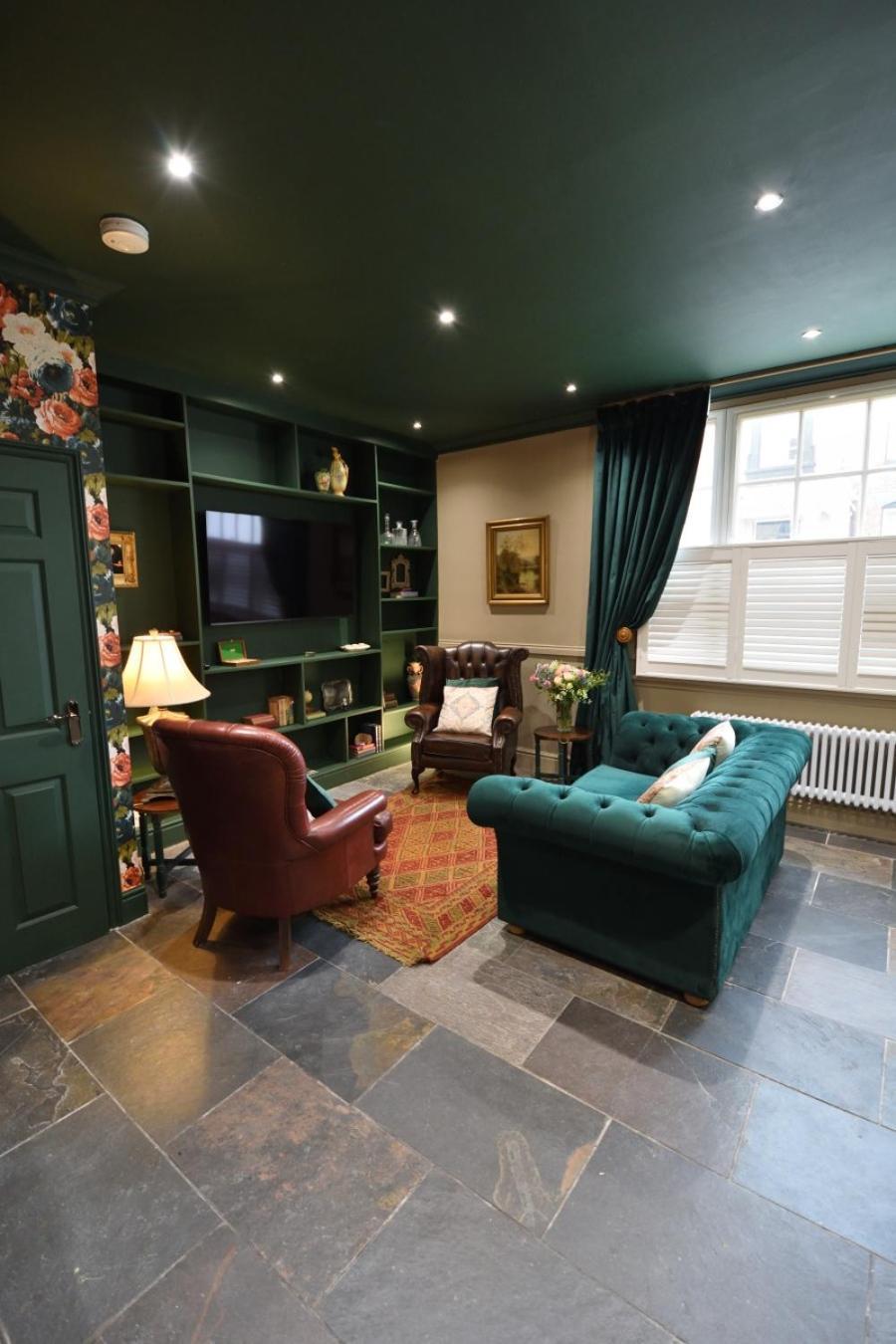 Samuels' A Duplex Apartment By Spires Accommodation In Lichfield City Centre ภายนอก รูปภาพ