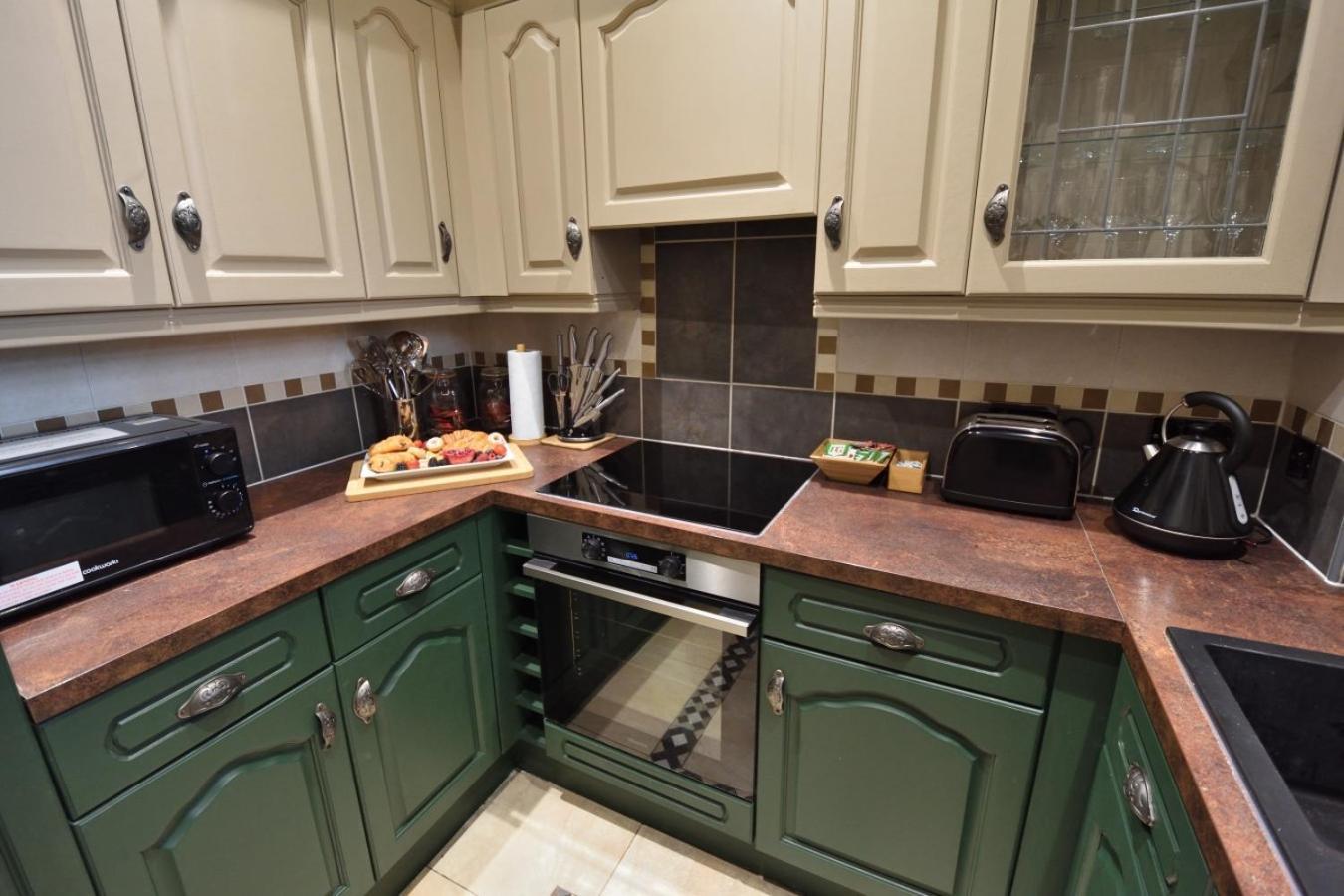Samuels' A Duplex Apartment By Spires Accommodation In Lichfield City Centre ภายนอก รูปภาพ